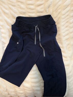 FIGS High Waisted Mayfair Skinny Tapered Scrub Pant- Navy, Medium Tall